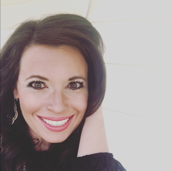 🌻 Poshmark Ambassador 🌻 - Picture 5 of 8